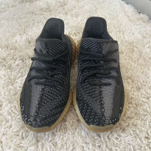 MENS SIZE 7 BLACK YEEZY BOOST 350 V2 LOW CARBON - Picture 5 of 5